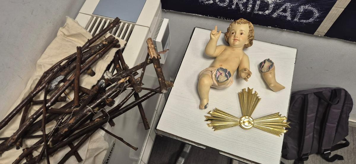 Así ha quedado la figura del pesebre de Terrassa tras el robo cometido este jueves