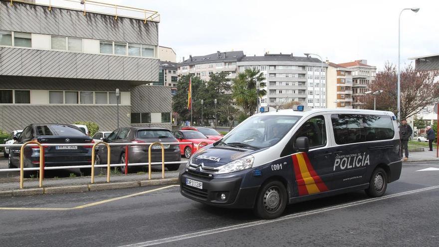 Un vehículo de la Policía Nacional