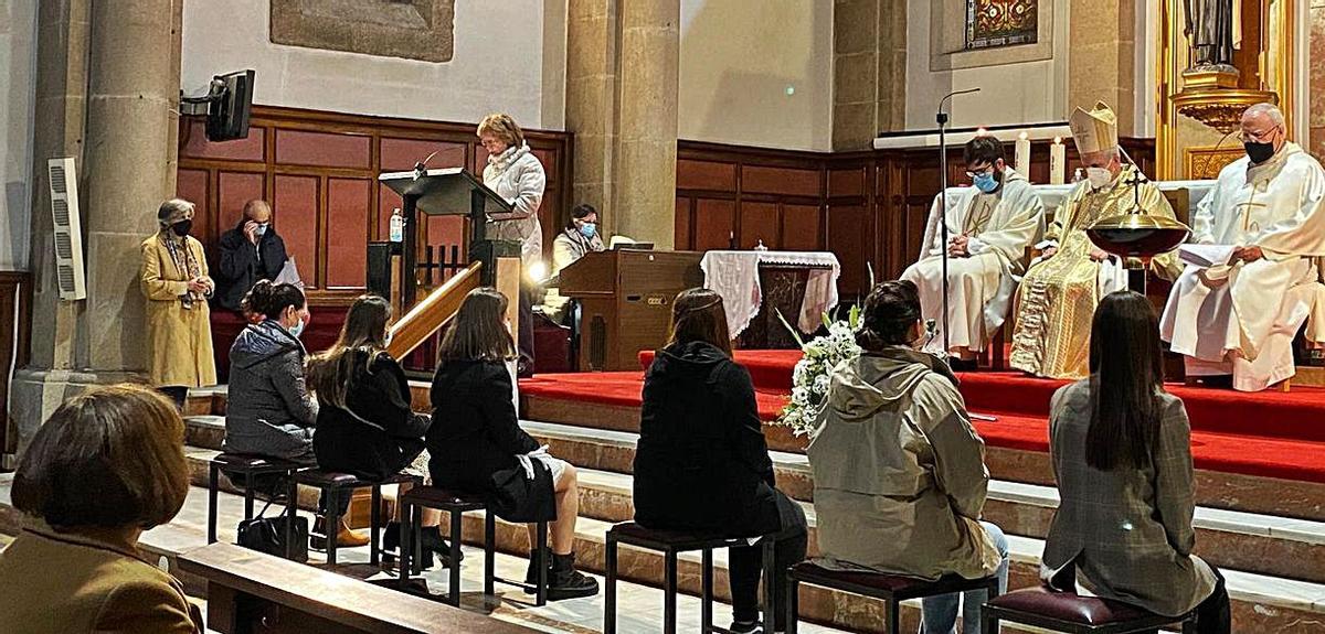 El obispo Luis Quinteiro Fiuza ofició la misa en el Carmen.    | // FDV