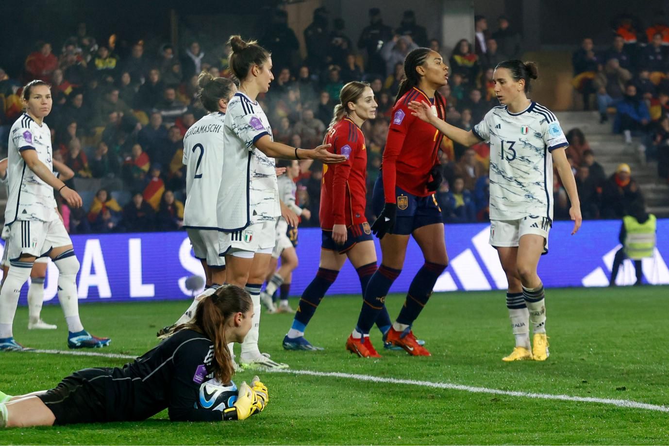 La afición se vuelca con las campeonas del mundo