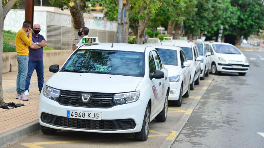 Los taxis de Cartagena piden trabajar sin límites en grandes eventos