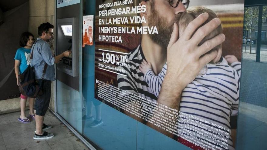 El 80% de los españoles elige como banco principal a uno de los cinco grandes