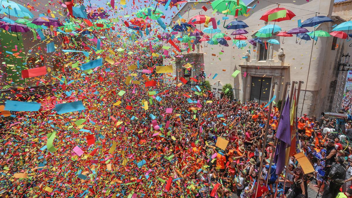 El Festival del Chupinazo es uno de los eventos más característicos y queridos de las Fiestas Patronales de Catral.