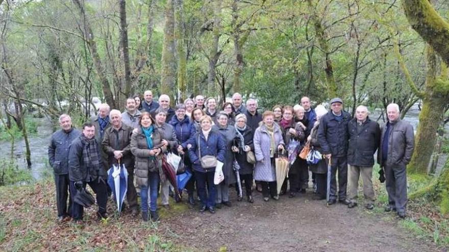 La Fundación Neira Vilas recibe a una asociación de Santiago