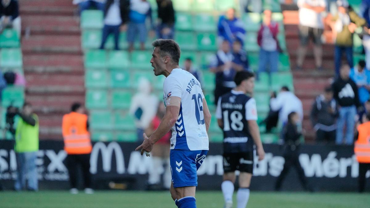 Aitor Sanz, después de ser expulsado en Mérida.