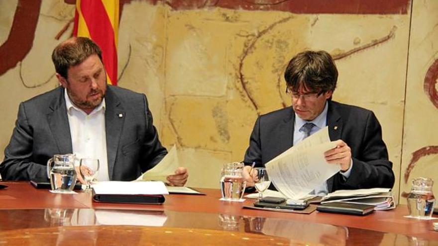 Junqueras i Puigdemont en la reunió del Govern català