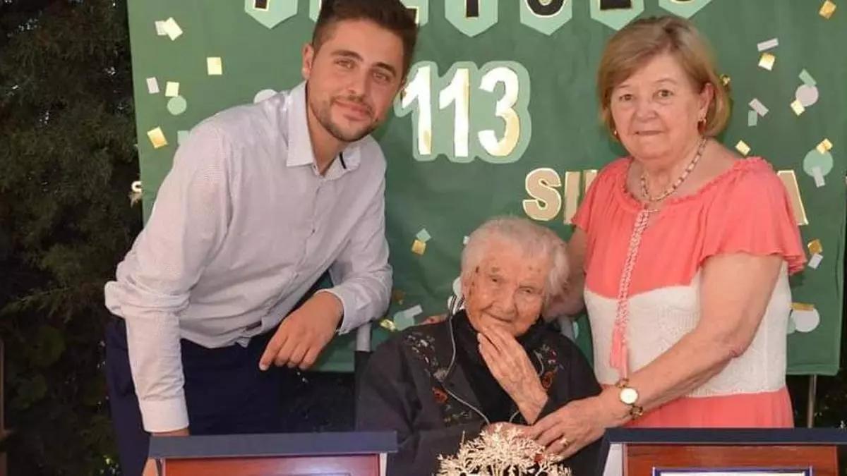 Silveria Martín, durante la celebración de su cumpleaños número 113