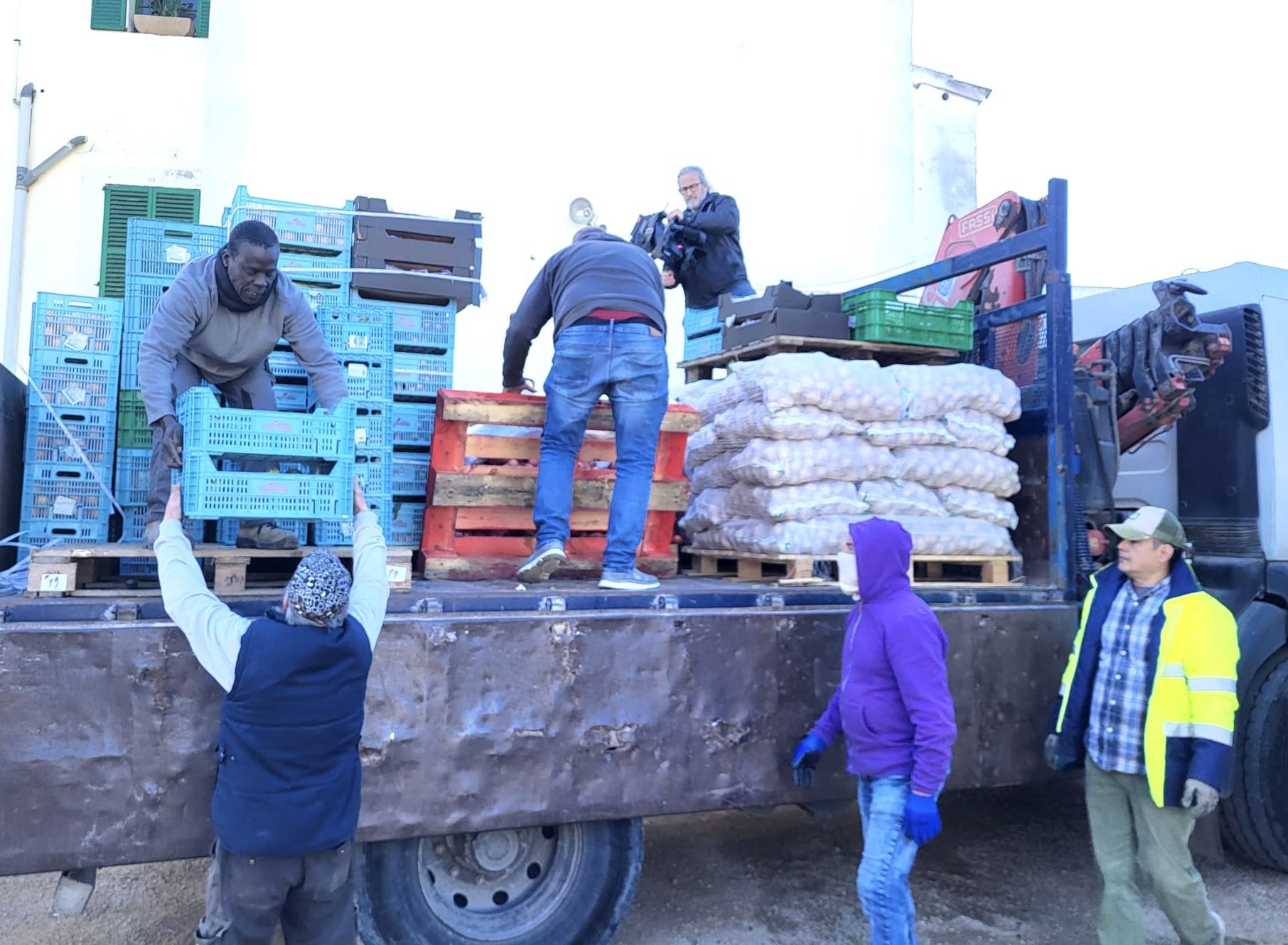 Asaja dona 10 toneladas de productos agrarios, ganaderos y pesqueros a colectivos sociales