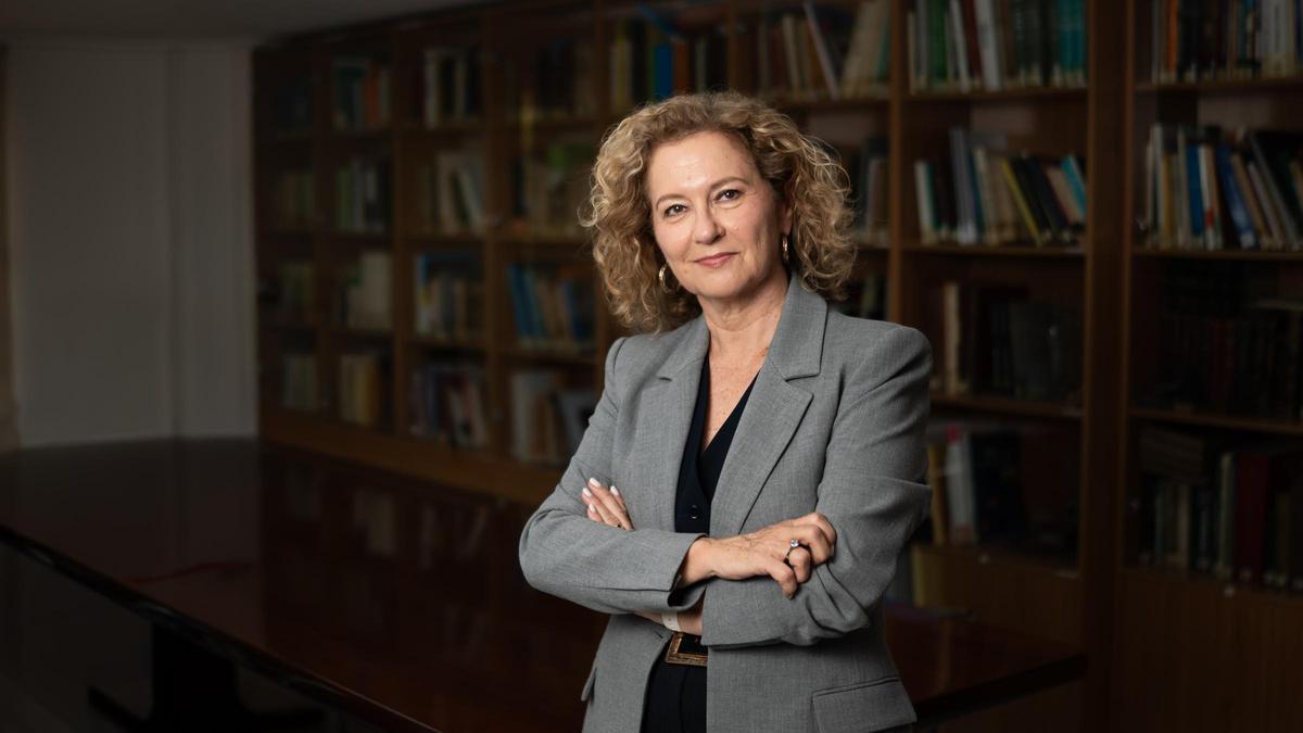 Juana Molina Rivas, presidenta del Colegio Oficial de Veterinarios de Alicante.