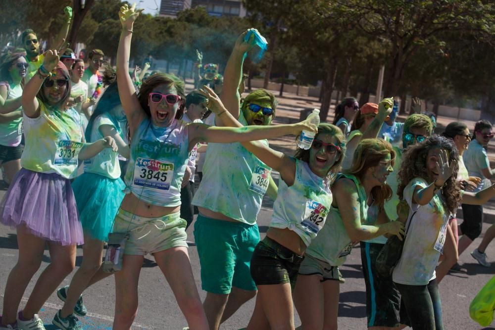 La primera edición de «FestiRun» combina deporte y diversión en una carrera que logró reunir a multitud de personas