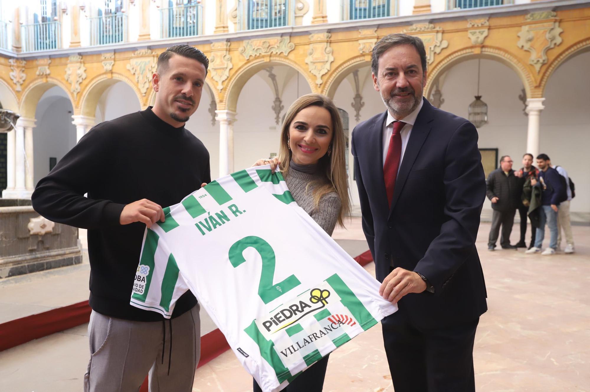 La firma del convenio entre la Diputación y el Córdoba CF, en imágenes