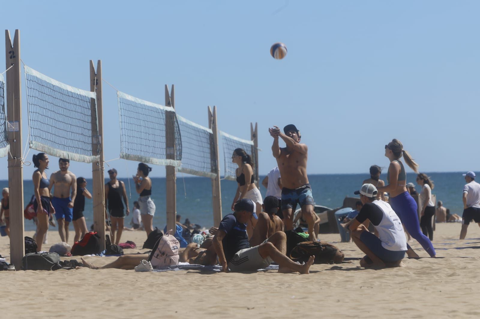 Playas llenas gracias al sol y al calor de este Domingo de Ramos