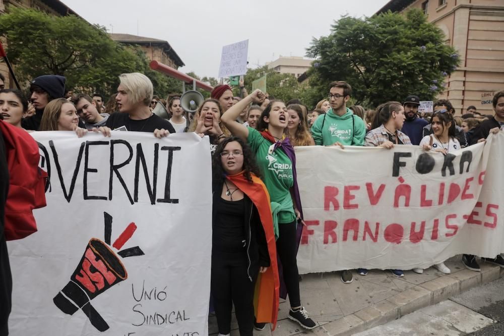 Manifestación de estudiantes en Palma contra la Lomce y las reválidas