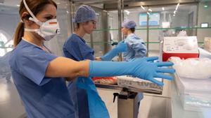 Sanitarias durante la primera ola de la pandemia en el Hospital Clínic de Barcelona.