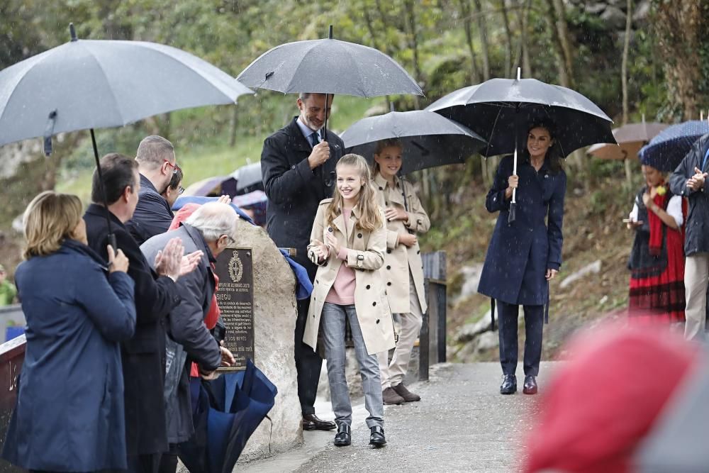 Así fue la visita real a Asiegu, Pueblo Ejemplar