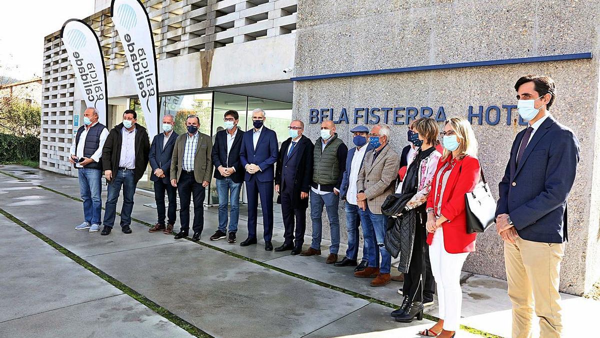 Acto de entrega del distintivo Galicia Calidade, ayer en el hotel Bela Fisterra.   | // L.O.