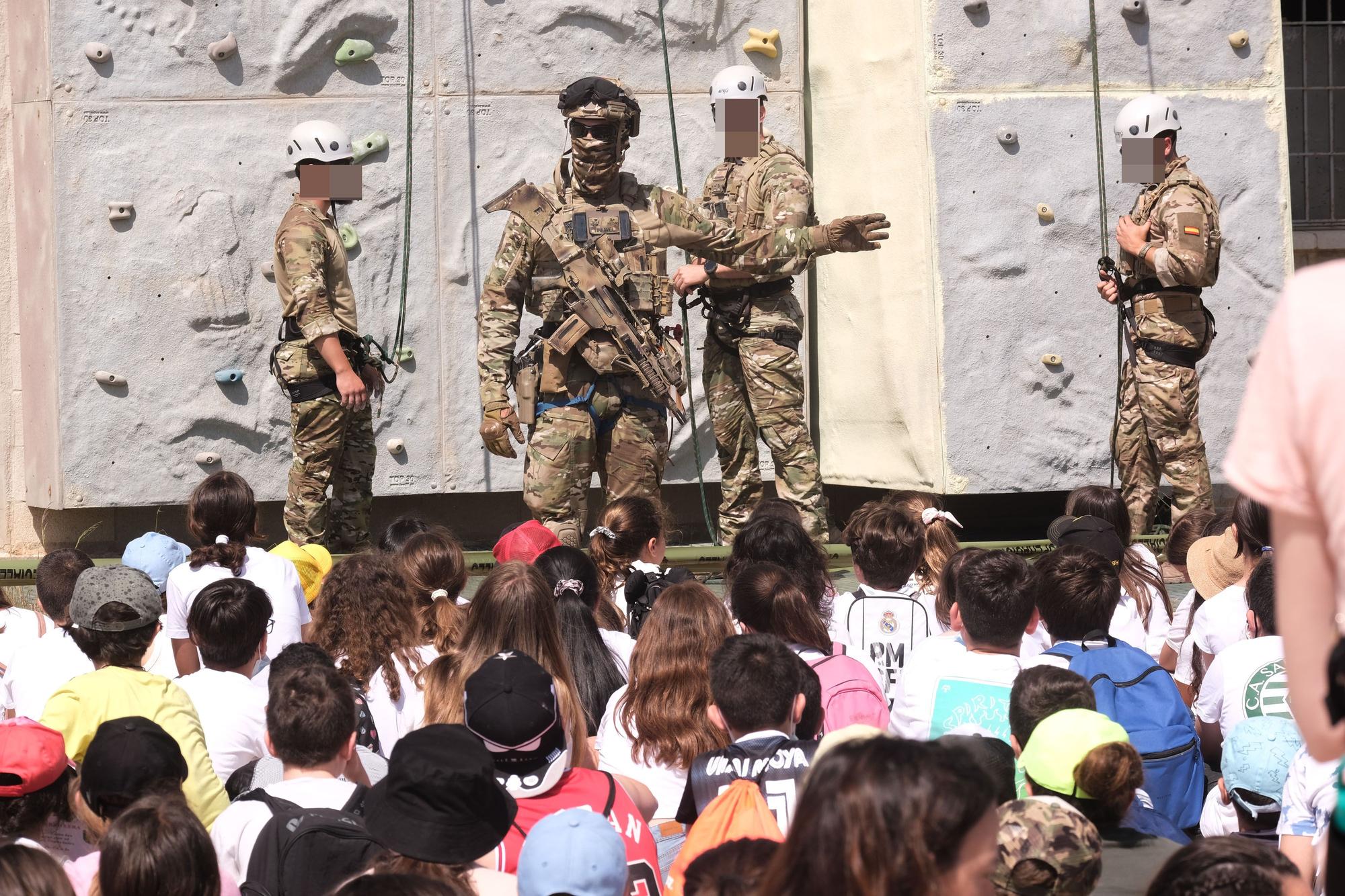 1600 niños de colegios de la provincia visitan la base militar del MOE en Rabasa