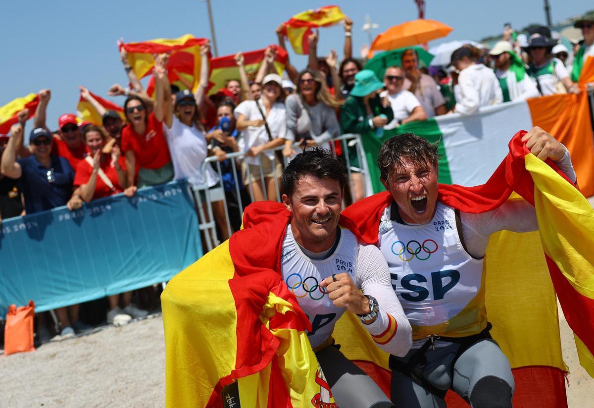 Diego Botín y Florian Trittel llegan a tierra tras hacerse con el oro