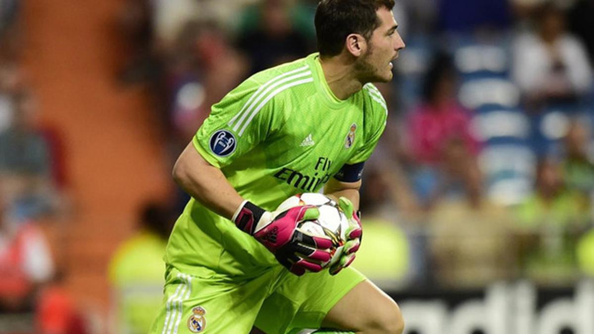 Casillas, en un partido con el Real Madrid