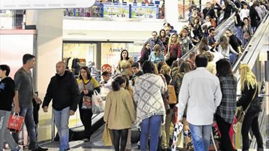 Gran afluencia en el primer domingo de las rebajas