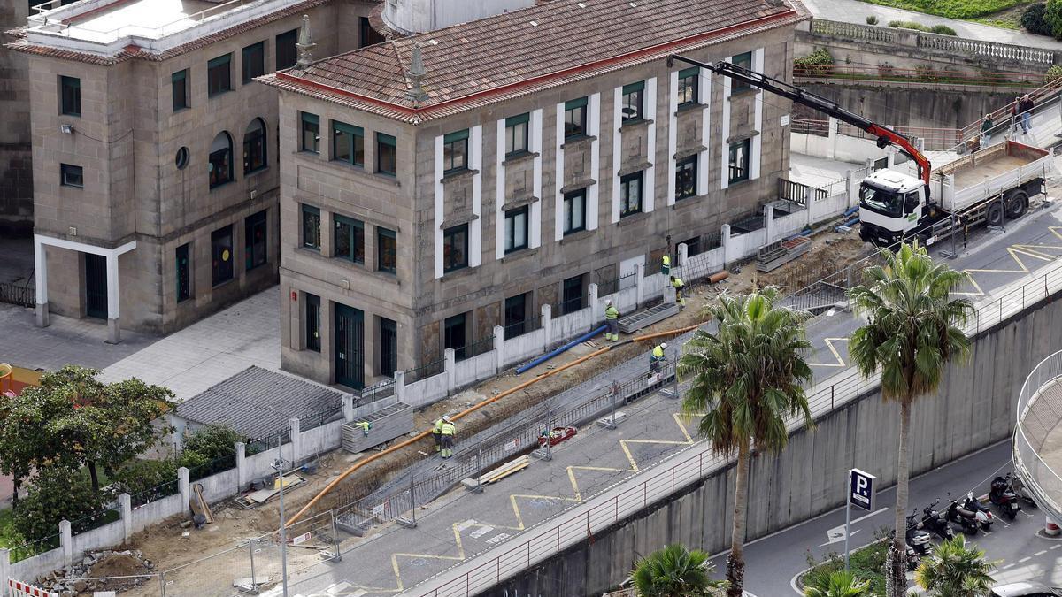 Imagen reciente de las obras de las rampas mecánicas del Paseo de Granda de Vigo.