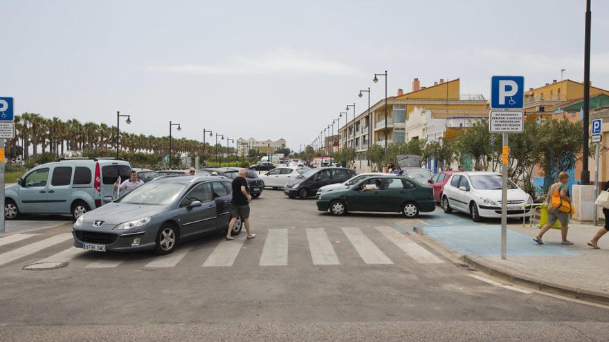 La Malva-rosa, la playa donde es más difícil aparcar de España