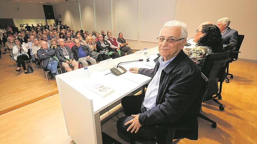 ‘Plaça Major’ recibe al escritor valldeuxense Ernest Nabàs