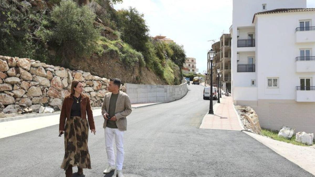 El vial del Mirador de la Dehesa  se abrirá pronto al tráfico.