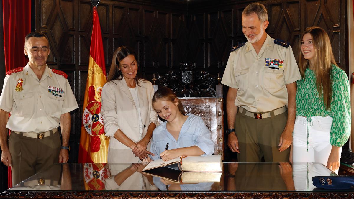 La princesa Leonor ingresa en la academia militar de Zaragoza y se transforma en la 'cadete Borbón'