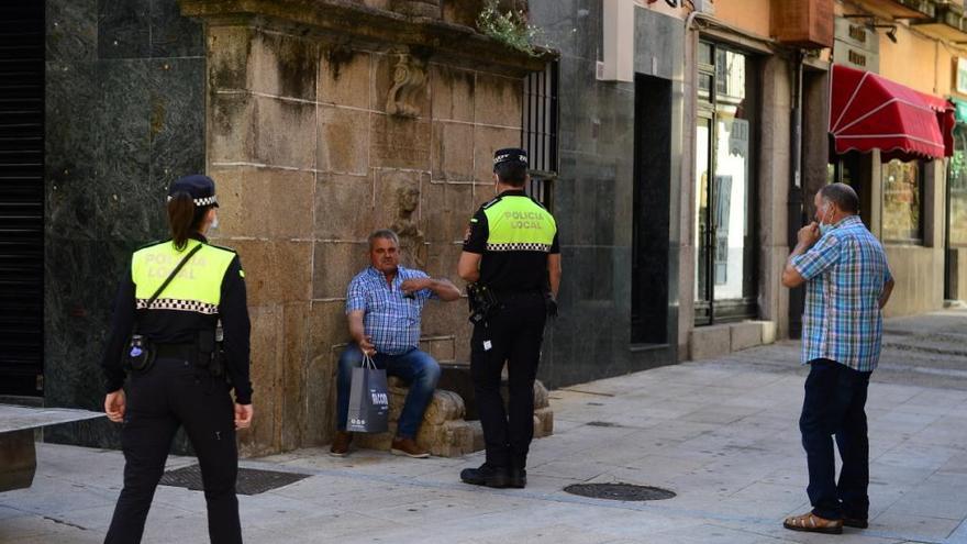 La Policía Local ha puesto 13 denuncias este mes por no llevar mascarilla