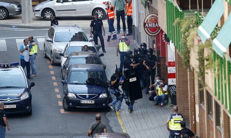 Un hombre se atrinchera durante 20 horas en un bar de Zaragoza y acaba sucidándose