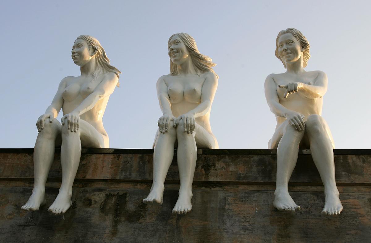 Hay instalaciones y esculturas sugerentes, sensuales, picantonas y de lo más 'hot'.