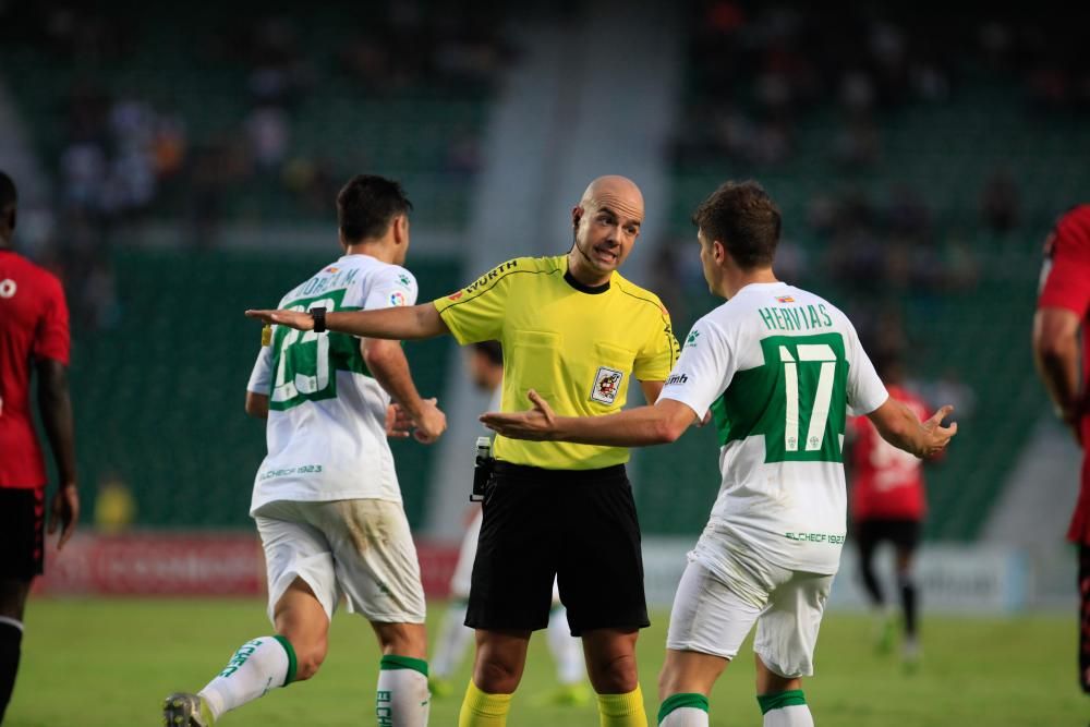 Elche y Nàstic empatan en el Martínez Valero