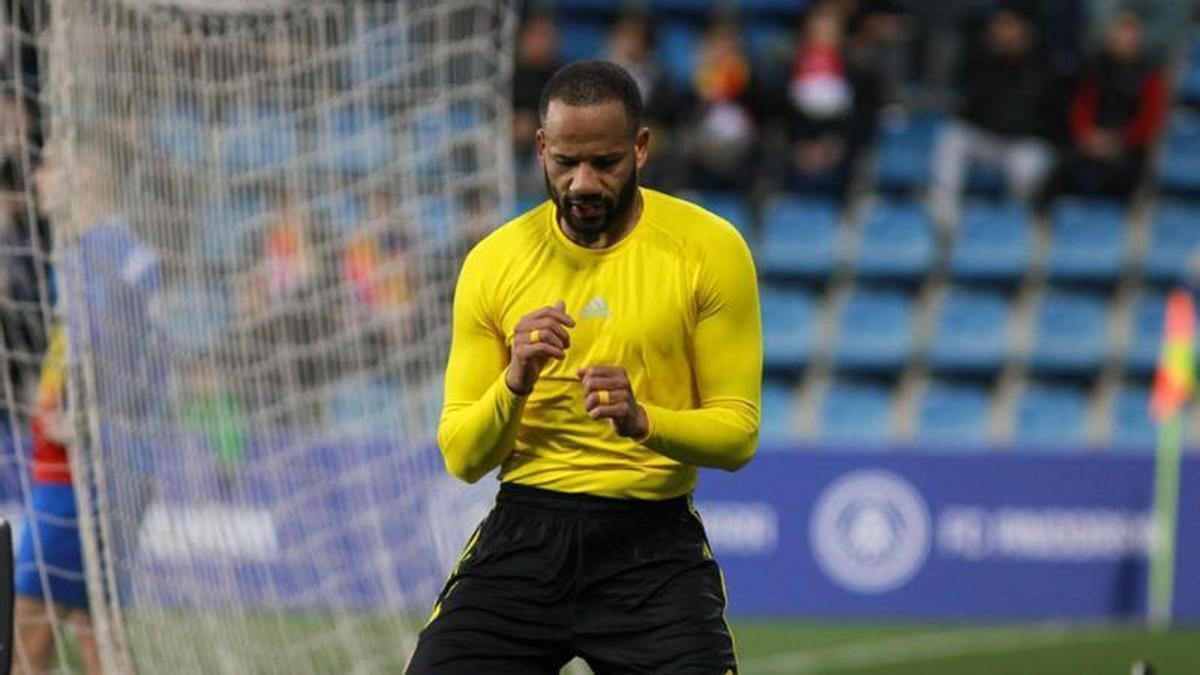 Bebé celebra su gol bailando en Andorra.