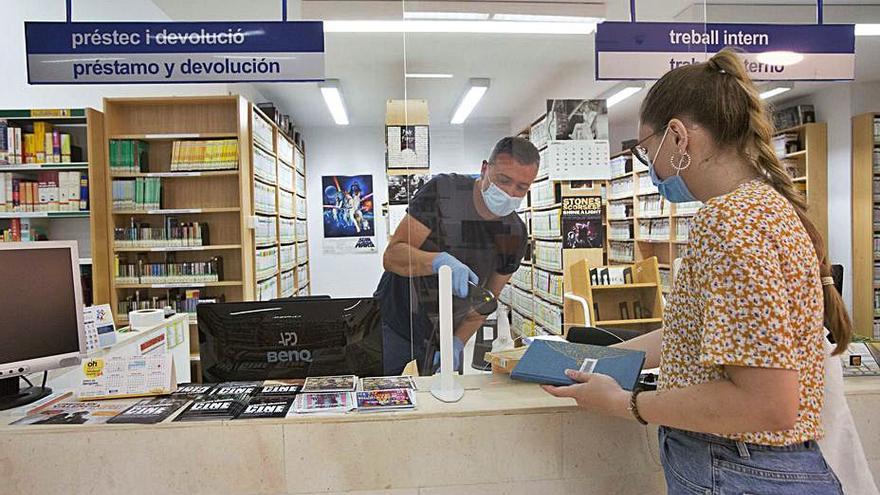 La UA mantiene presencial el servicio de biblioteca.