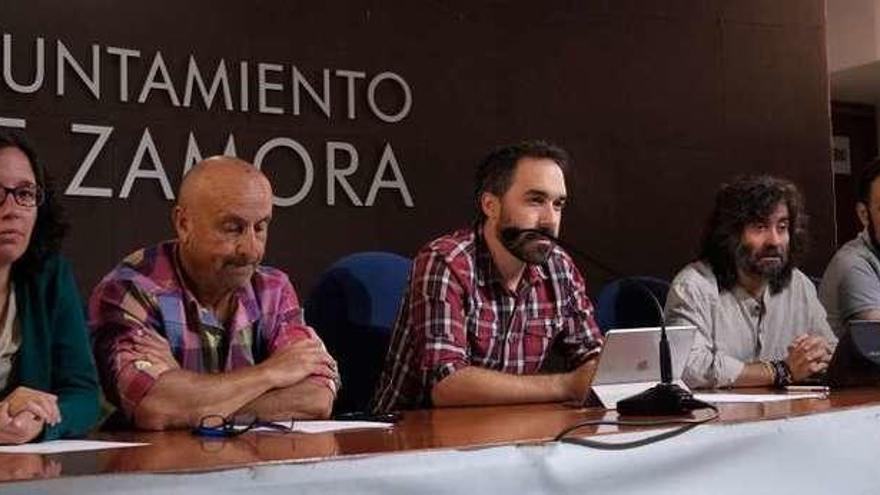 Representantes de las asociaciones fundacionales de la Coordinadora Rural.