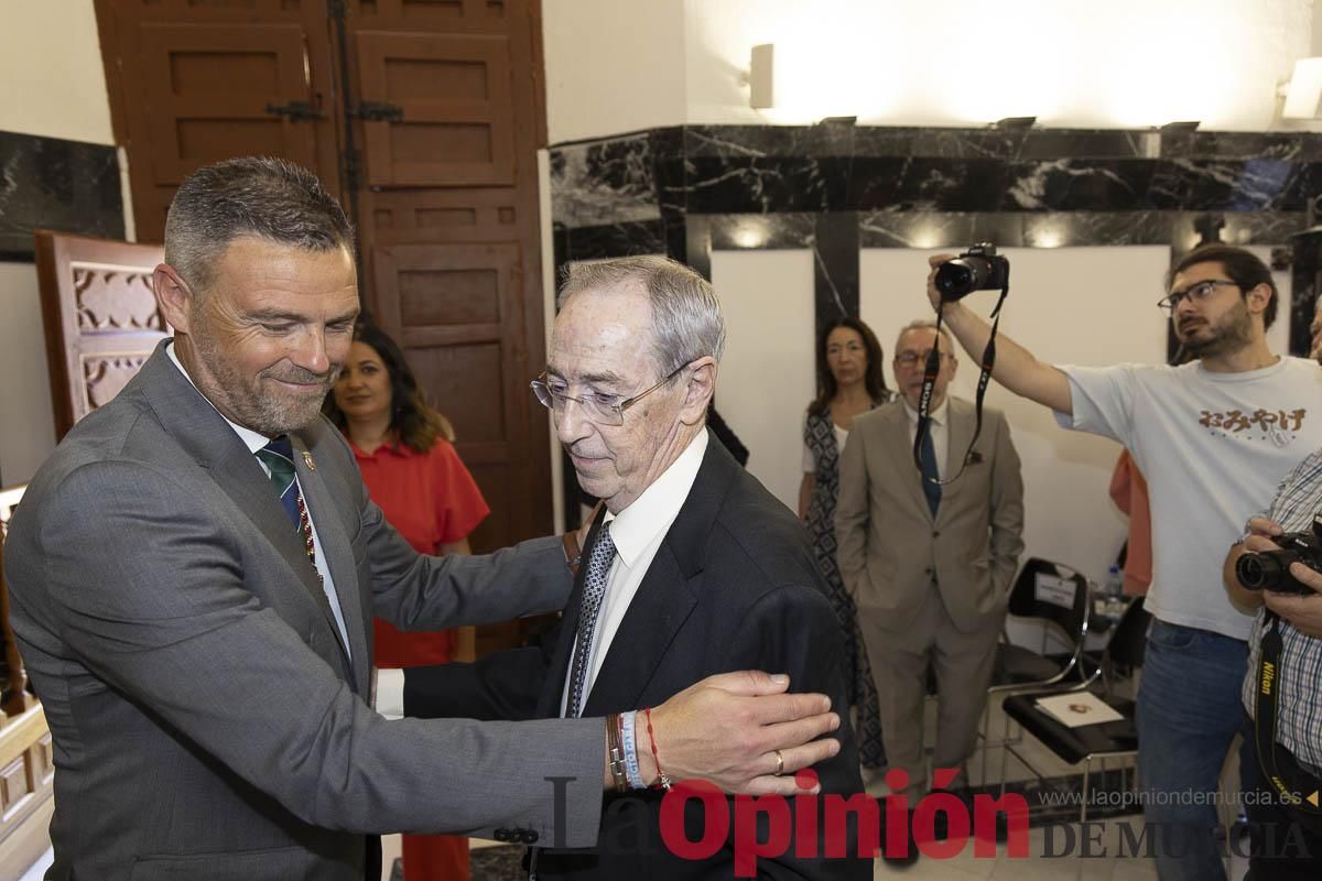 Así se ha vivido el emocionante acto del nombramiento de 'Hijo Predilecto' de Caravaca al doctor Juan Manuel Laborda
