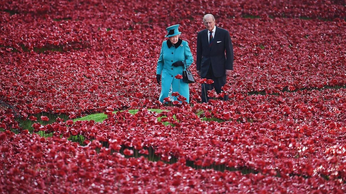 El duque de Edimburgo y la reina Isabel II