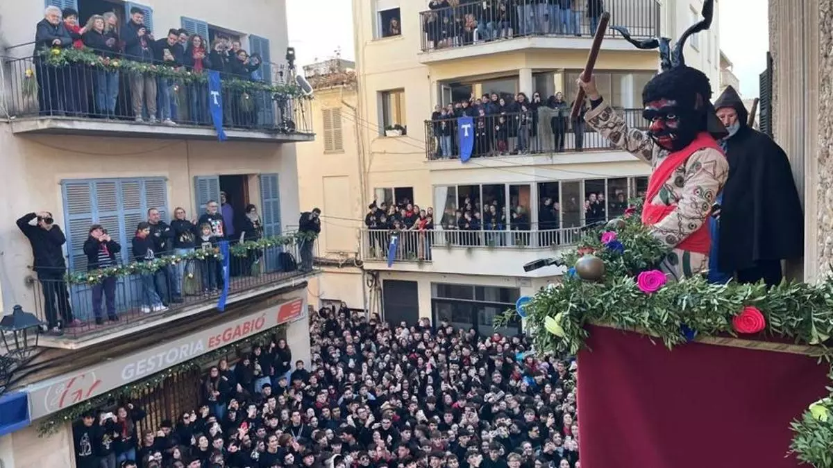 Sant Antoni auf Mallorca: Was Insel-Neulinge über das wilde Teufelsfest im Januar wissen müssen