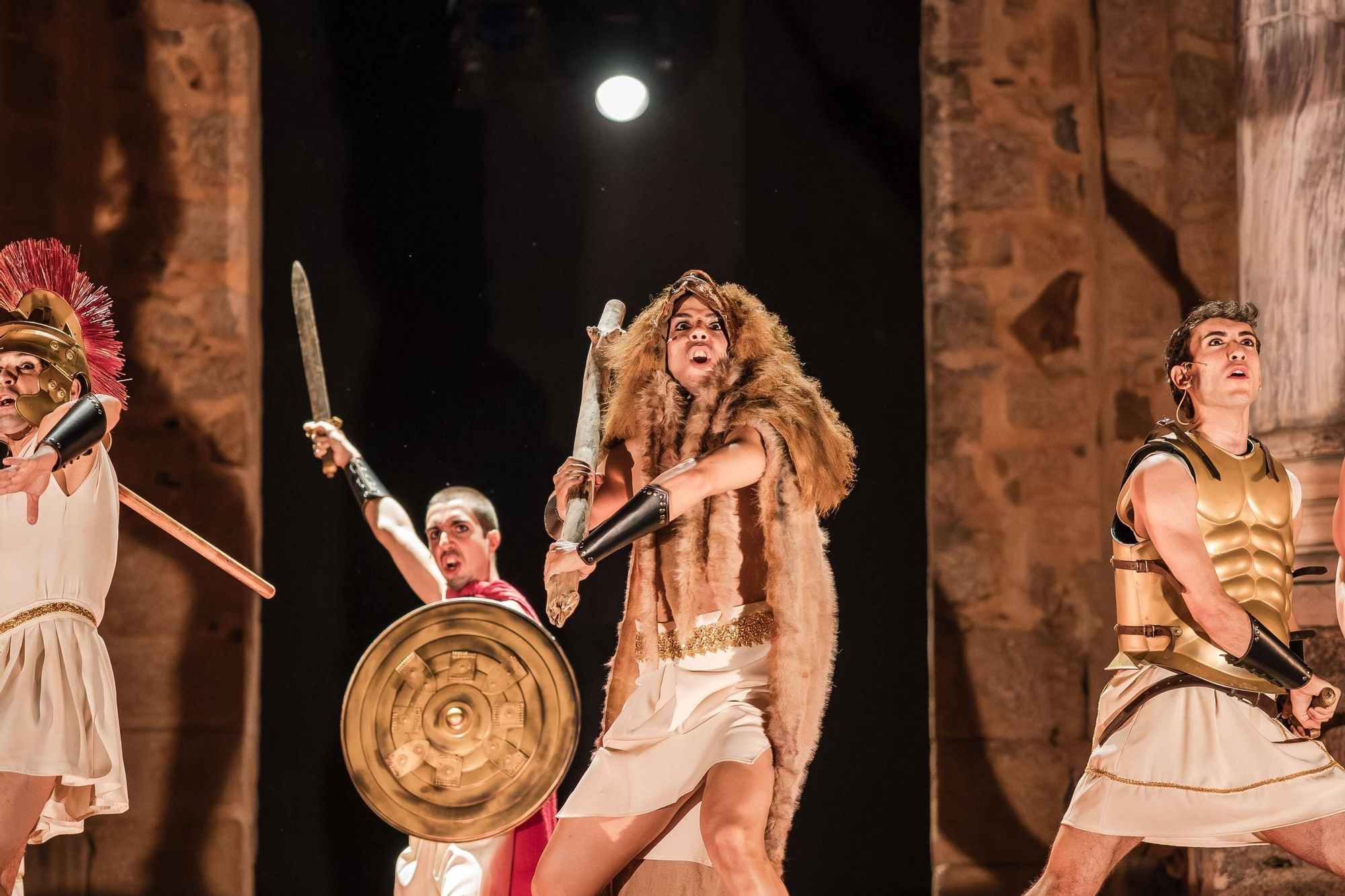Las imágenes de 'Alejandro y el eunuco persa', la obra de esta semana del Festival Internacional de Teatro Clásico de Mérid