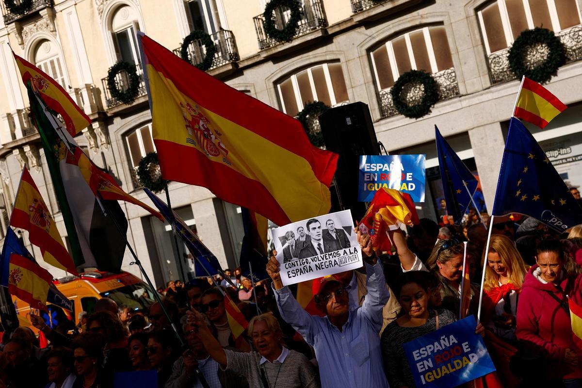 Manifestacions a ciutats de tota España després de l'acord del PSOE i Junts