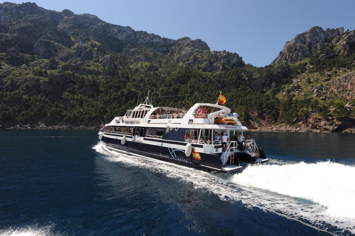 Todas las excursiones de Barcos Azules parten desde el Puerto de Sóller.