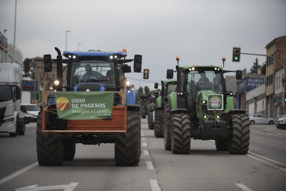 Una vintena de tractors encapçala la marxa lenta contra els macroprojectes de renovables