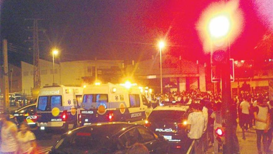 Cinco heridos en una avalancha a las puertas de una discoteca de Córdoba