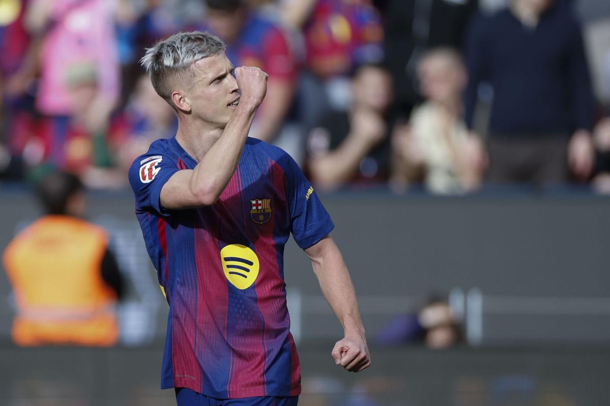 Dani Olmo celebra su gol frente al Sevilla