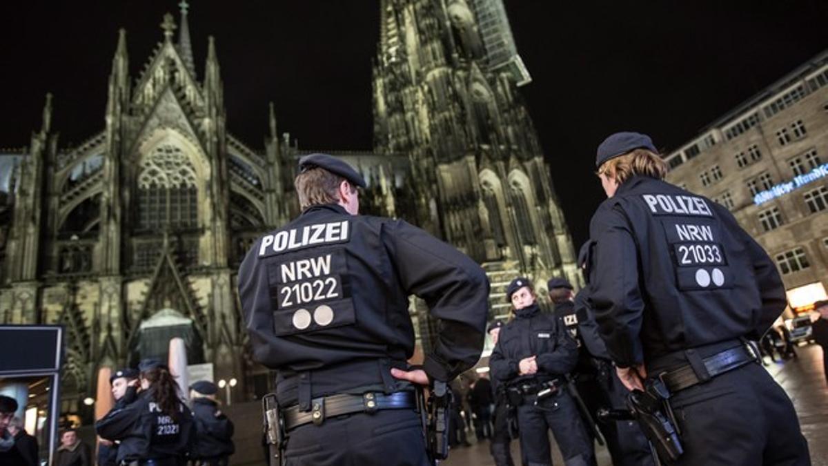 POlice presence beefed up at Cologne catherdral and central station