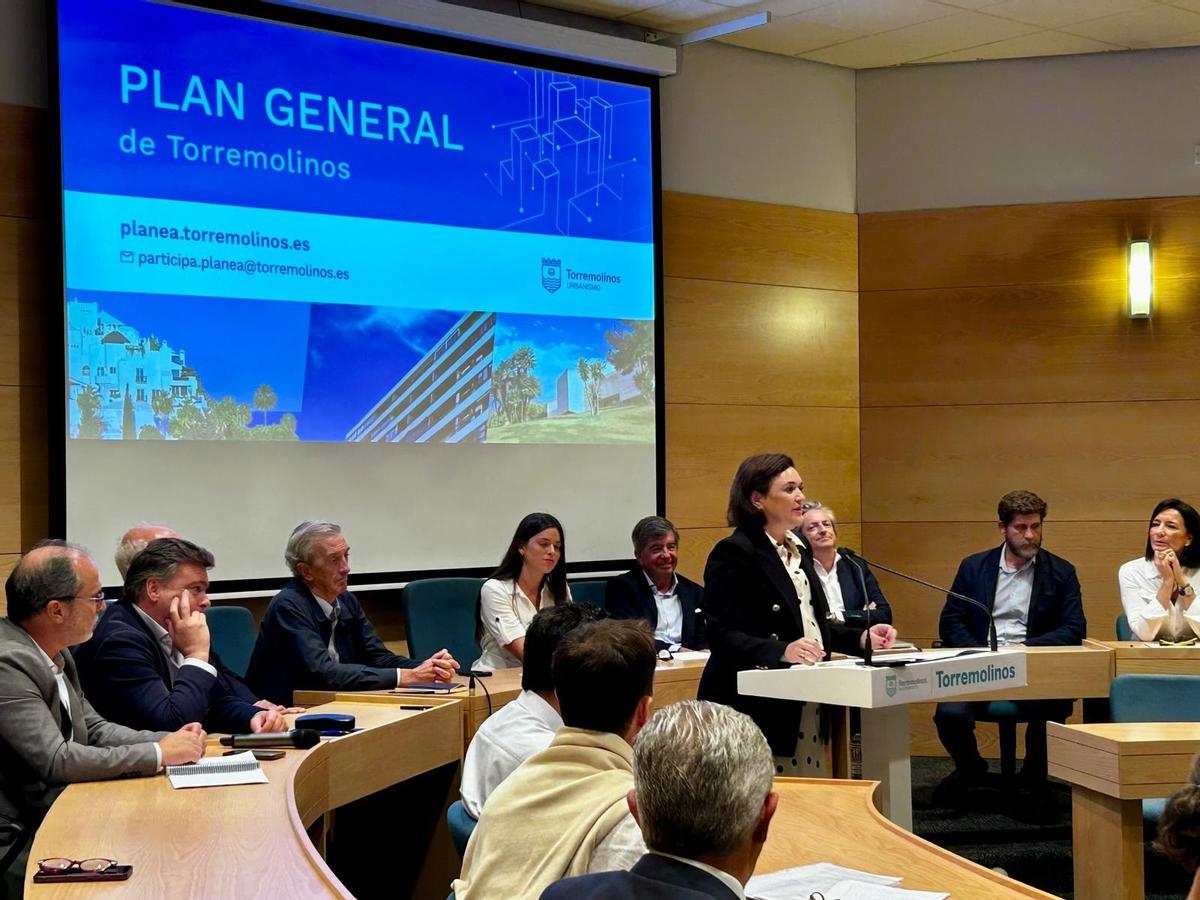 La alcaldesa de Torremolinos, Margarita del Cid, ha llamado a los vecinos a participar en el nuevo Plan General de Urbanismo.