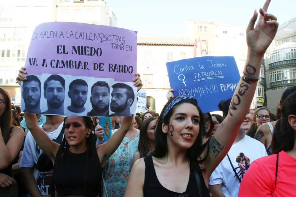 Málaga se echa a la calle contra la puesta en libertad de 'La Manada'