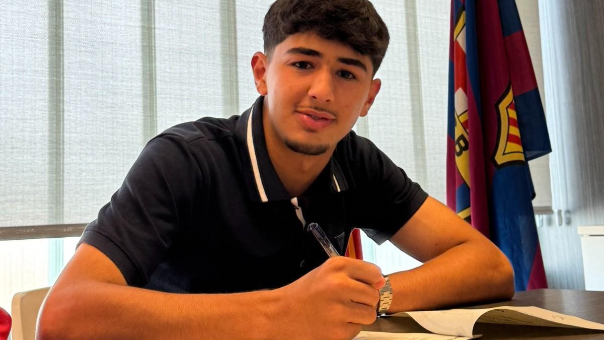 Ahmed Abarkane, renueva con el FC Barcelona