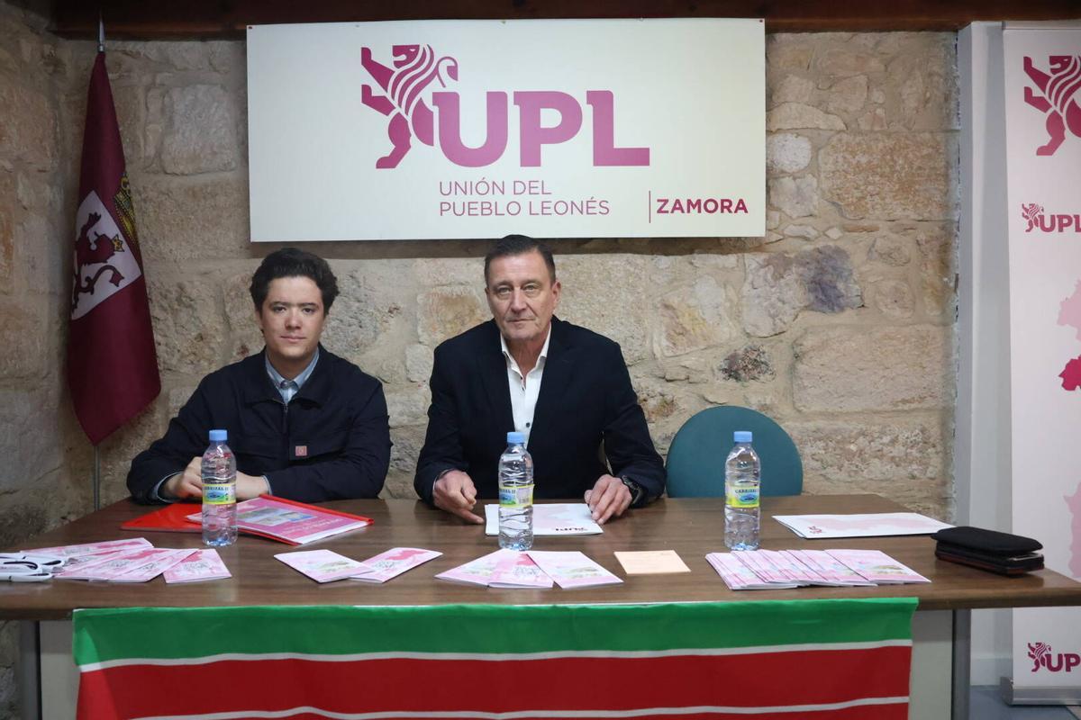 Alfonso Martínez, cabeza de lista de UPL por Zamora, en la sede del partido.